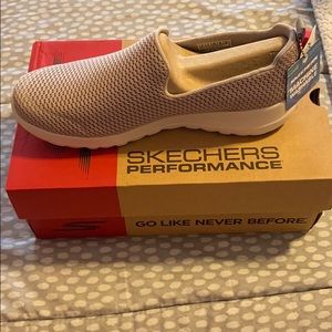 Skechers GOWalk Joy Casual Walking Sneakers